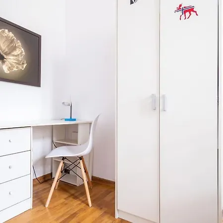 아파트 Old Town Kazimierz Shine After Party 4 Indipendent Bedrooms 2 Bathrooms