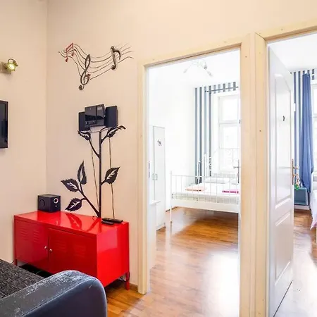 Old Town Kazimierz Shine After Party 4 Indipendent Bedrooms 2 Bathrooms Apartment