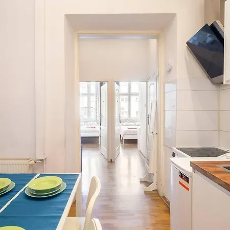 Old Town Kazimierz Shine After Party 4 Indipendent Bedrooms 2 Bathrooms Krakow