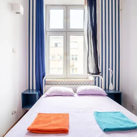 Old Town Kazimierz Shine After Party 4 Indipendent Bedrooms 2 Bathrooms Apartment Krakow