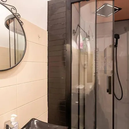 Old Town Kazimierz Shine After Party 4 Indipendent Bedrooms 2 Bathrooms Apartment Krakow